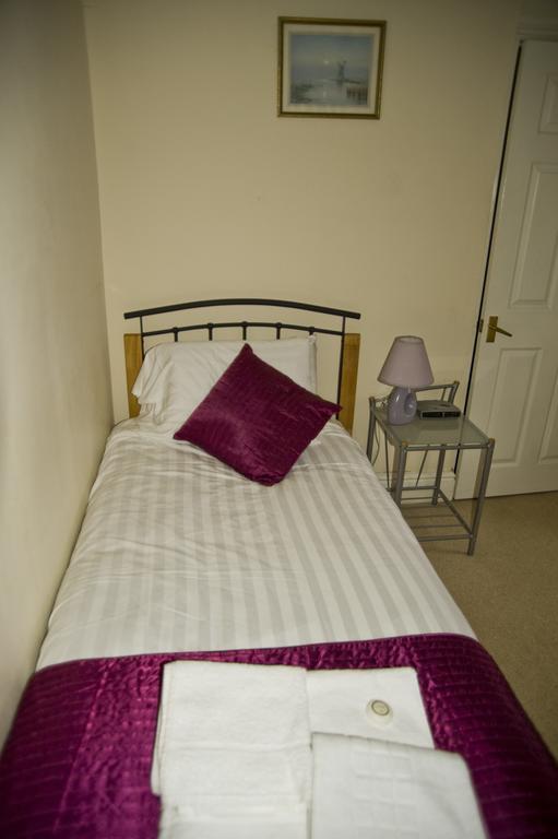 The Three Horseshoes Hotel Alton  Buitenkant foto